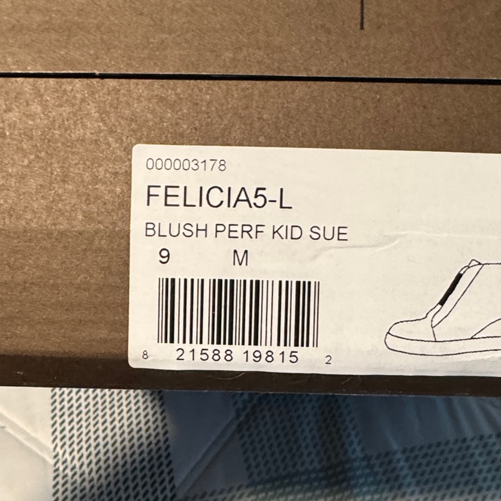 Paolo Woman’s Blush Sneakers